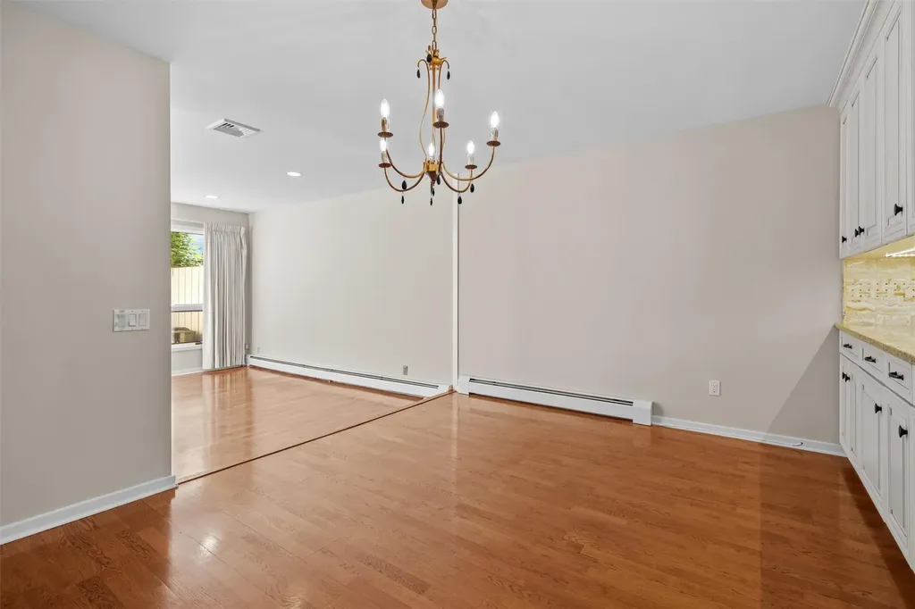 6 Chippewa Court Suffern NY 10901