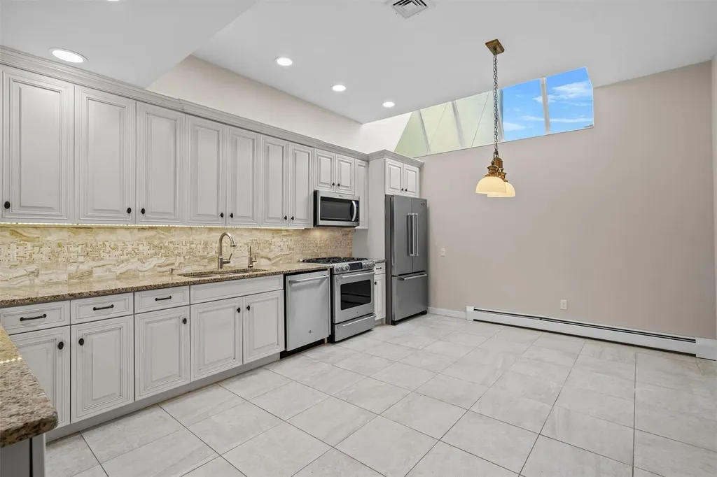 6 Chippewa Court Suffern NY 10901