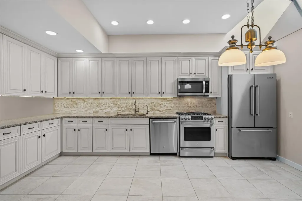 6 Chippewa Court Suffern NY 10901