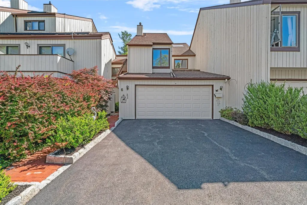 6 Chippewa Court Suffern NY 10901
