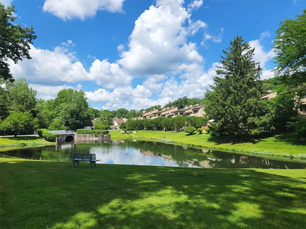 6 Chippewa Court Suffern NY 10901