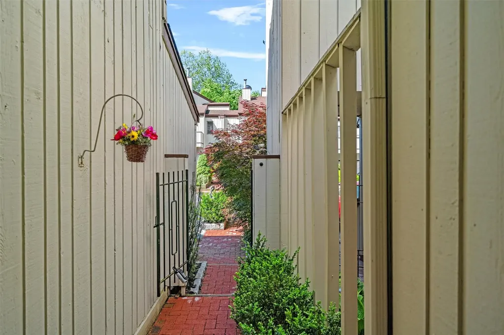 6 Chippewa Court Suffern NY 10901