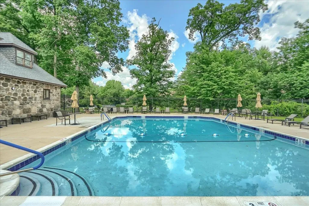 6 Chippewa Court Suffern NY 10901