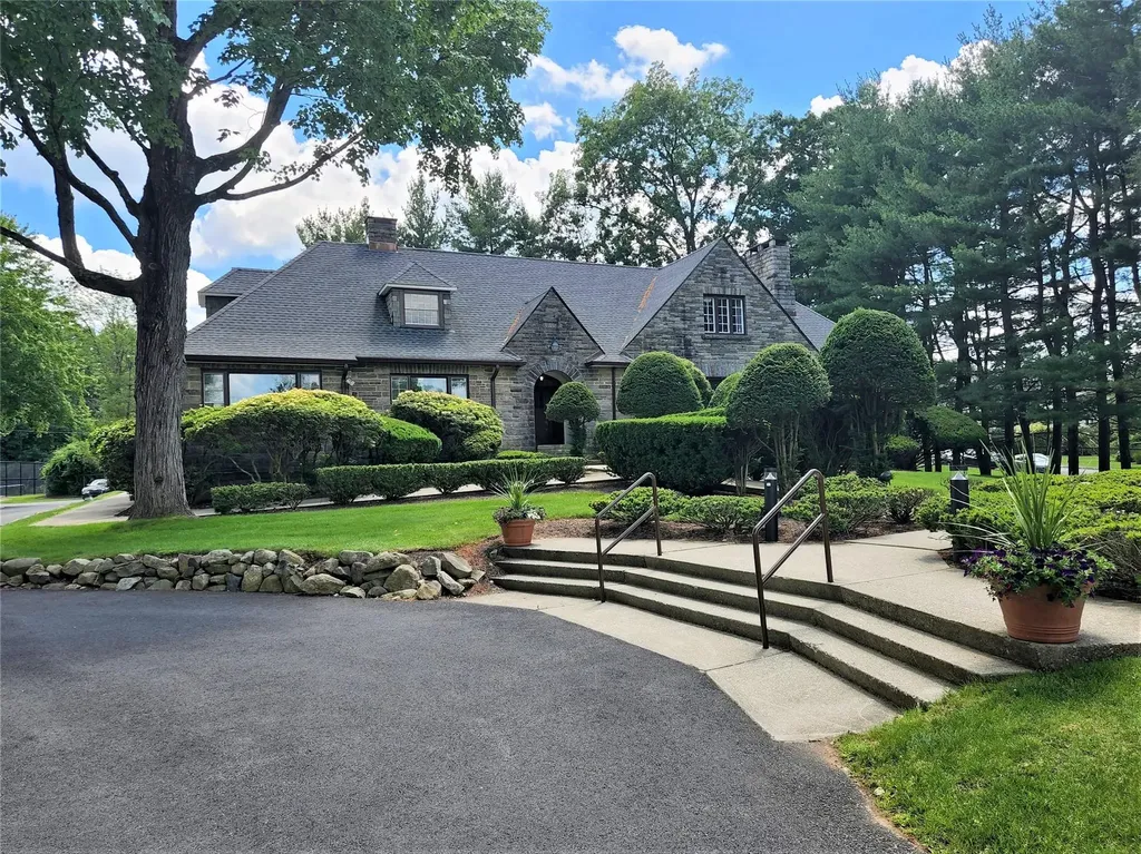 6 Chippewa Court Suffern NY 10901
