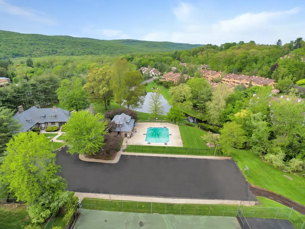 6 Chippewa Court Suffern NY 10901