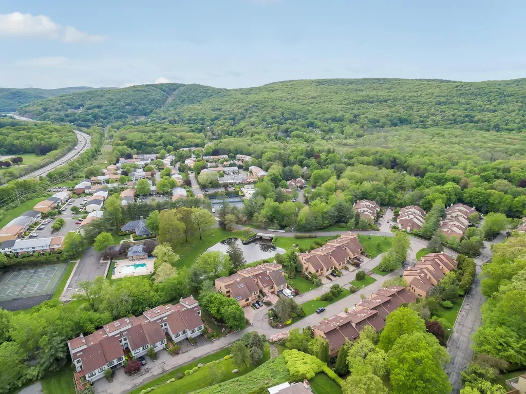 6 Chippewa Court Suffern NY 10901
