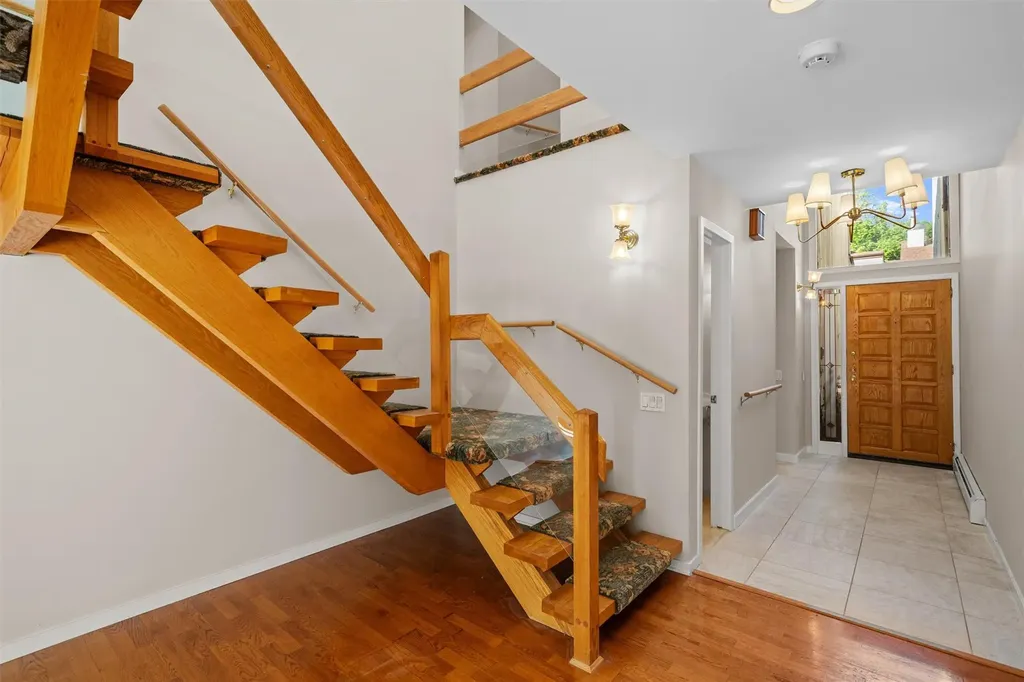 6 Chippewa Court Suffern NY 10901