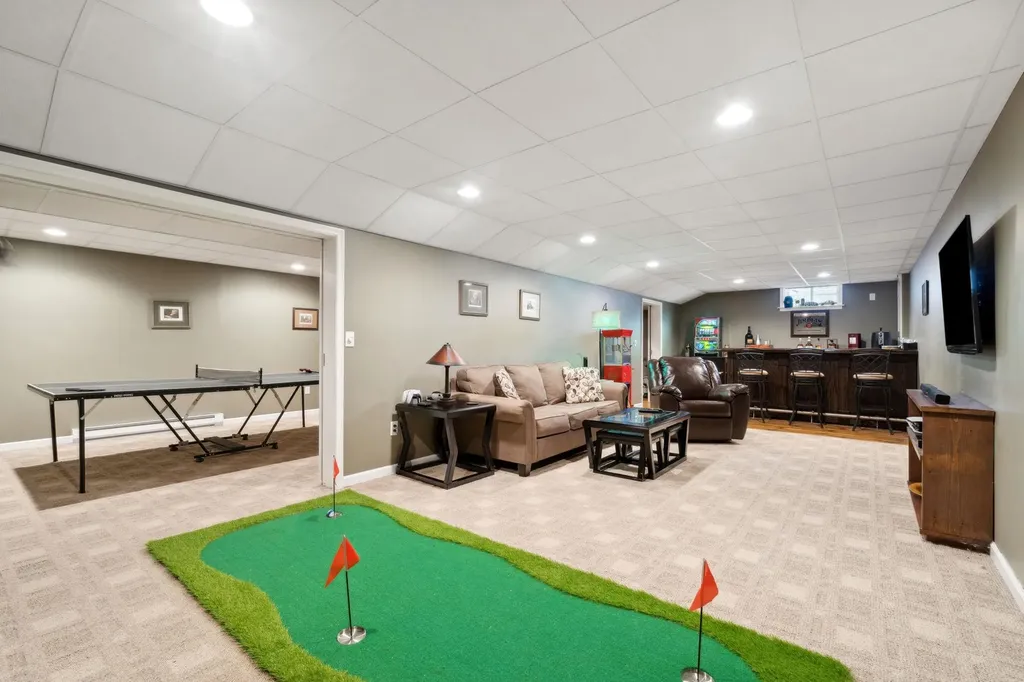 19 Edgewood Drive Saugerties NY 12477