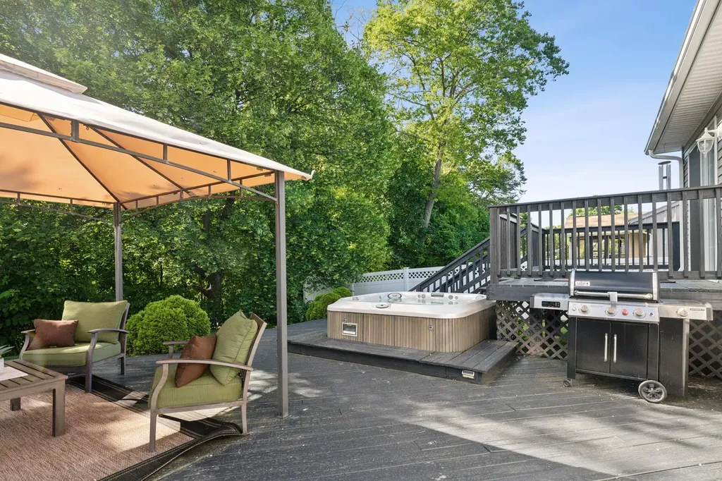 19 Edgewood Drive Saugerties NY 12477