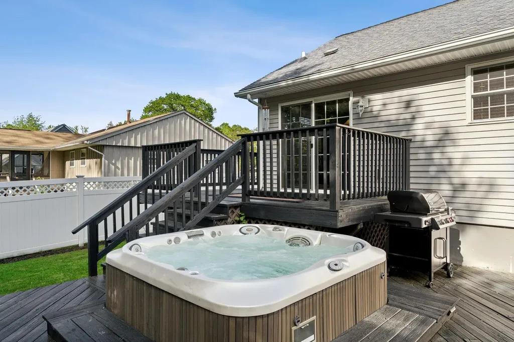 19 Edgewood Drive Saugerties NY 12477