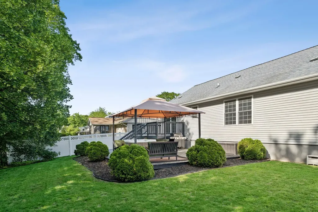 19 Edgewood Drive Saugerties NY 12477