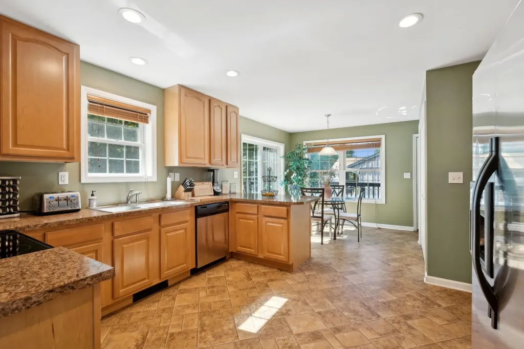 19 Edgewood Drive Saugerties NY 12477