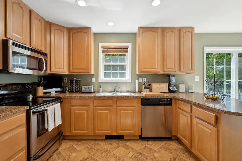 19 Edgewood Drive Saugerties NY 12477