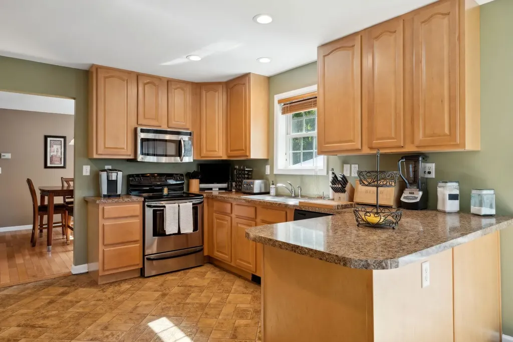 19 Edgewood Drive Saugerties NY 12477