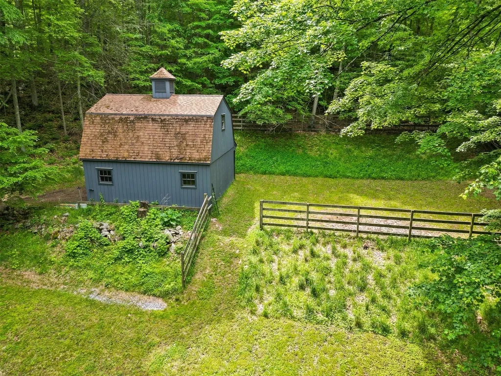 72 Chapel Road Waccabuc NY 10597