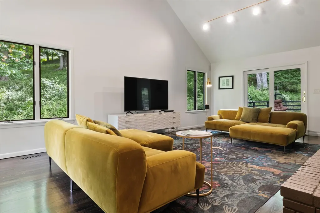 72 Chapel Road Waccabuc NY 10597