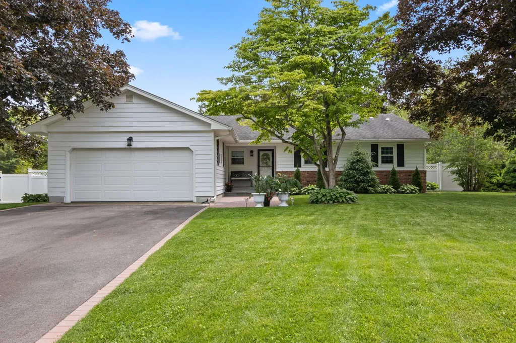 18 Chivalry Lane Nesconset NY 11767