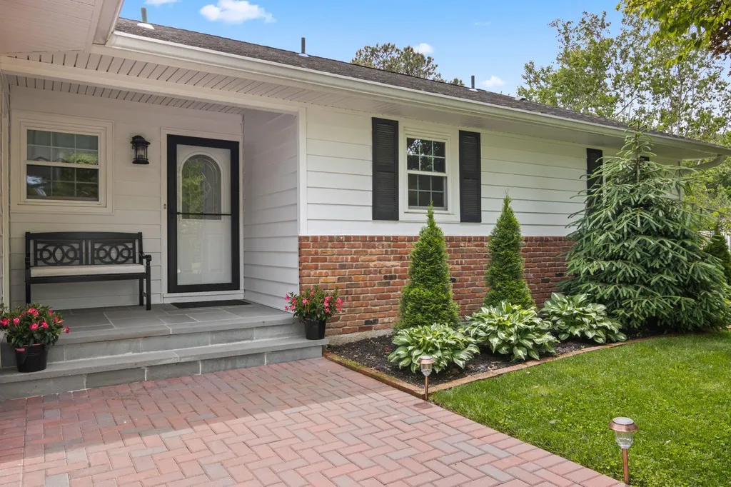 18 Chivalry Lane Nesconset NY 11767