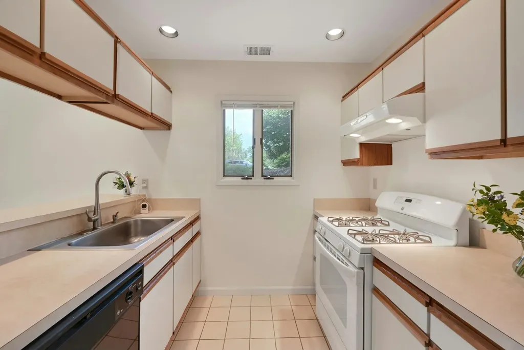 64 Hudson Point Lane Ossining NY 10562