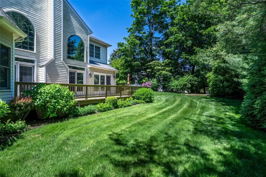 11 Pebble Beach Lane White Plains NY 10605