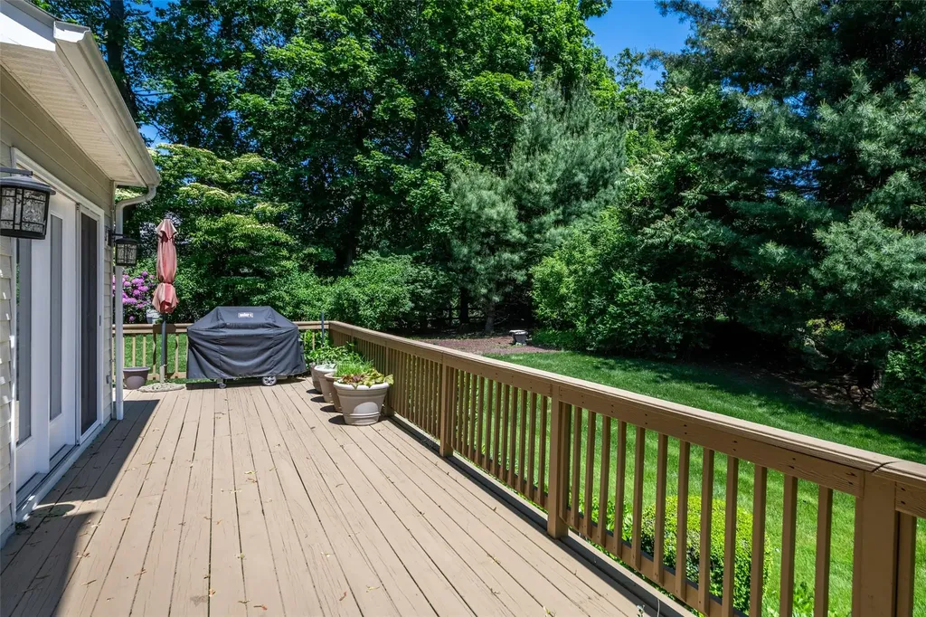 11 Pebble Beach Lane White Plains NY 10605