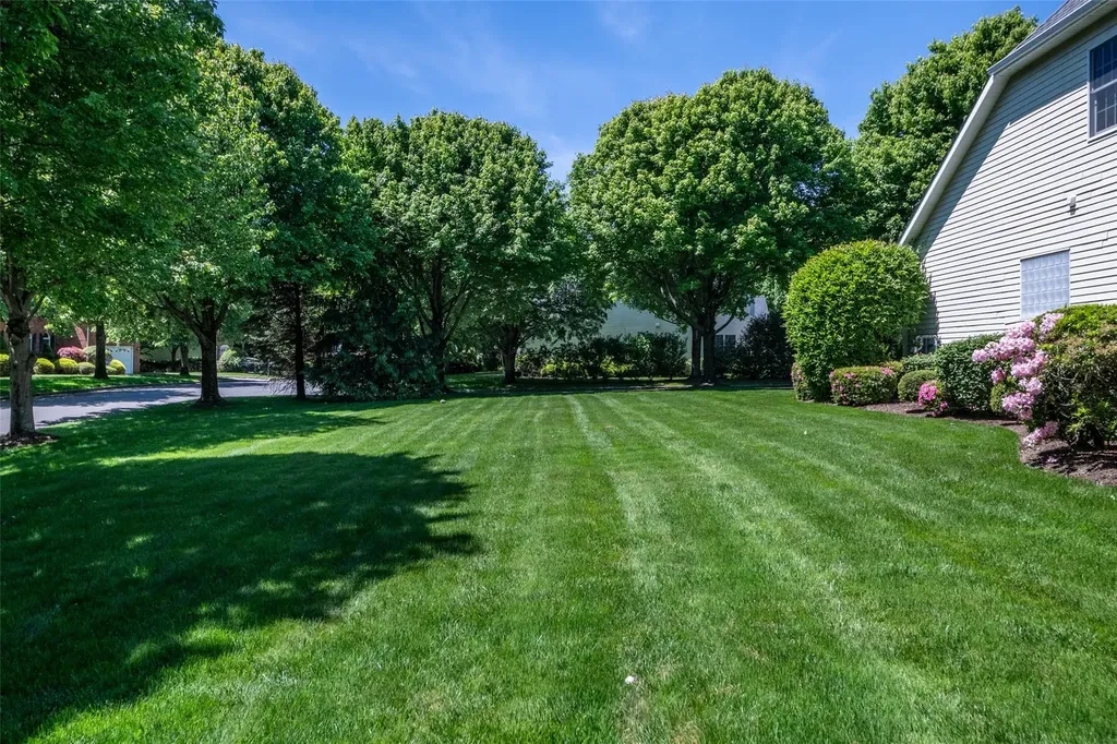 11 Pebble Beach Lane White Plains NY 10605