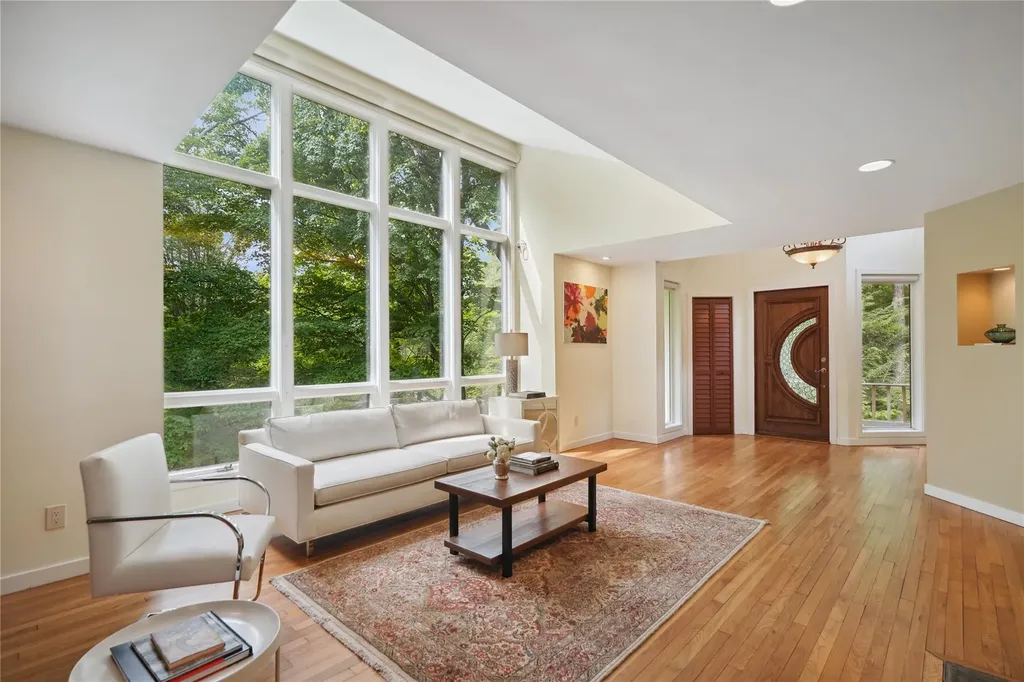 49 Rock Hill Road Bedford NY 10506