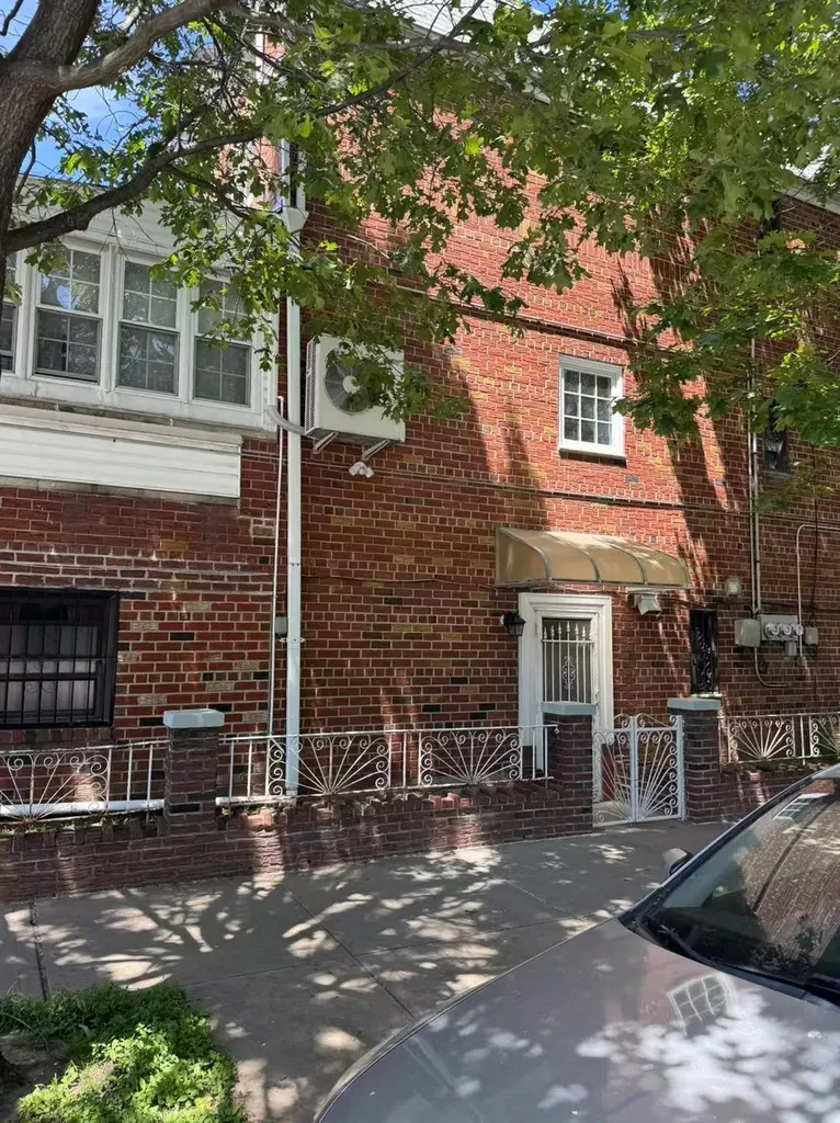 4126 149th Place Flushing NY 11355