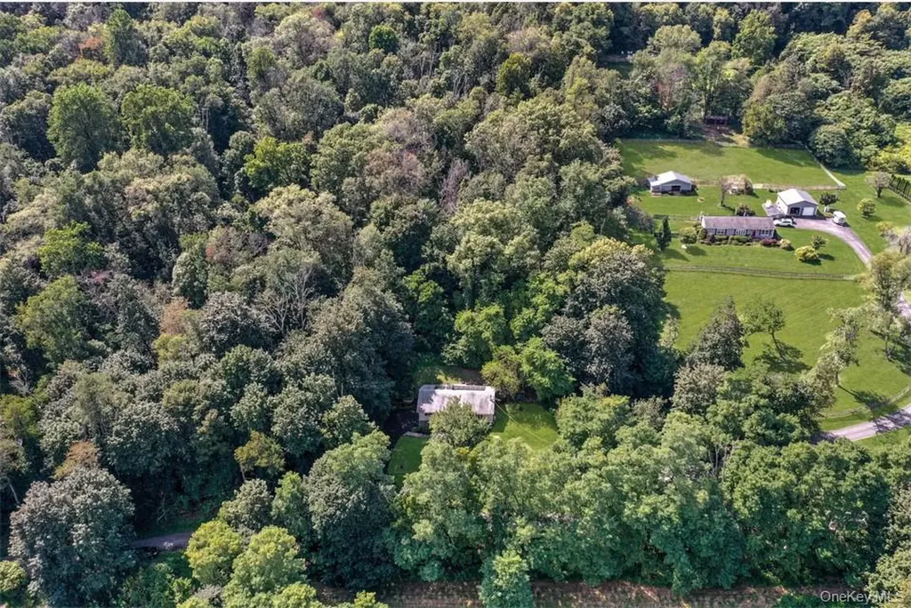 18 Stage Road Pine Island NY 10969