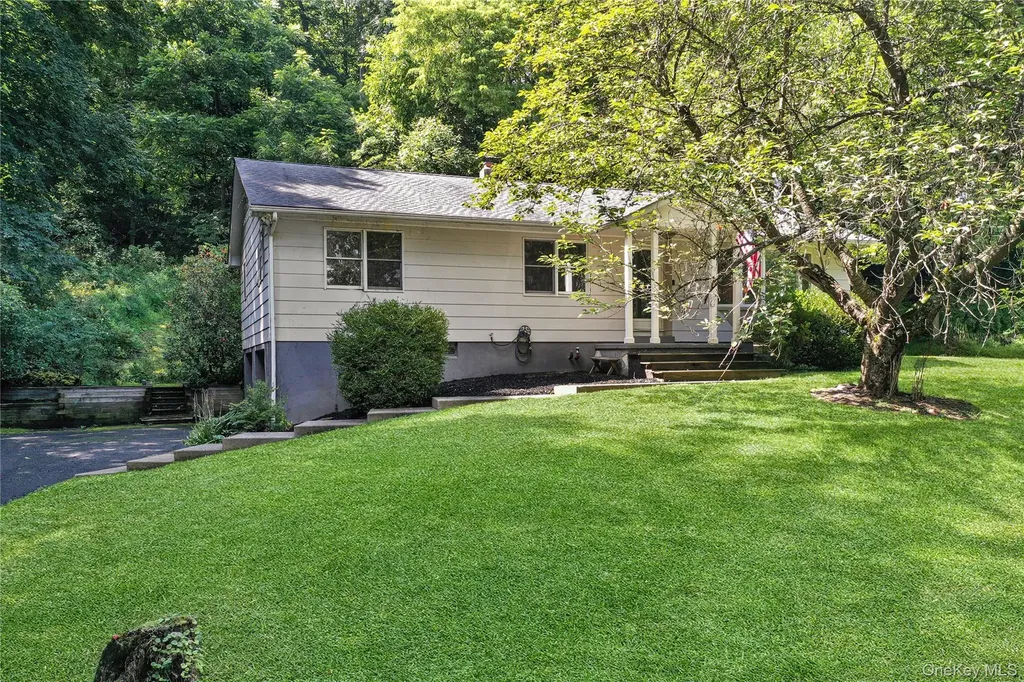 18 Stage Road Pine Island NY 10969