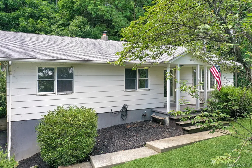 18 Stage Road Pine Island NY 10969