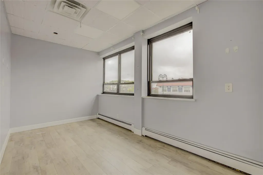 100 W Park Avenue Long Beach NY 11561