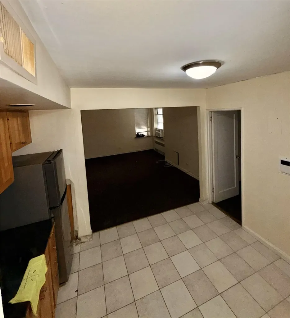 105-24 64 Forest Hills NY 11375
