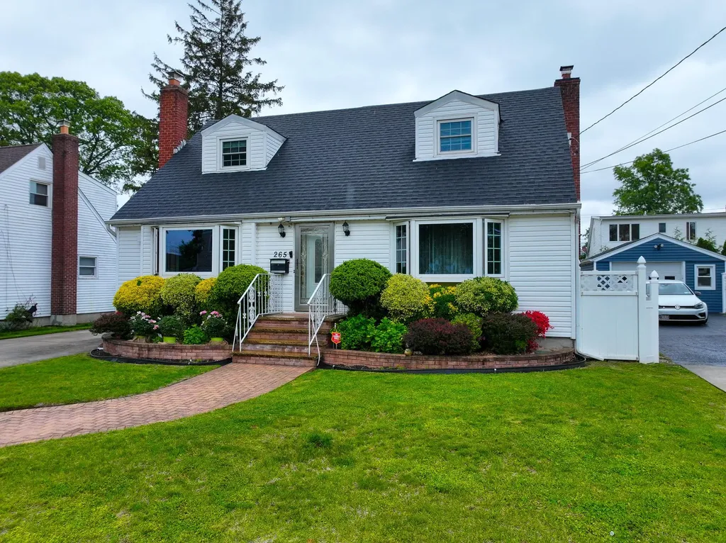 265 Meyer Avenue Valley Stream NY 11580