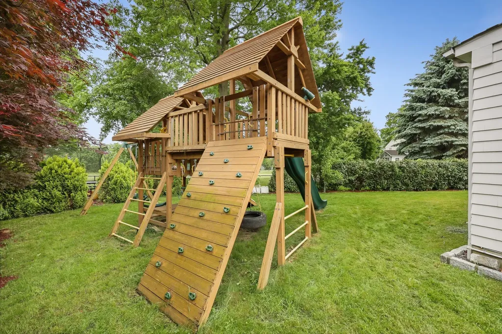 8 Eldredge Place Rye NY 10580