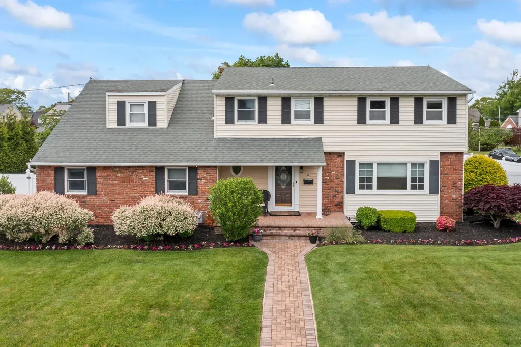 6 West Shore Road Bay Shore NY 11706