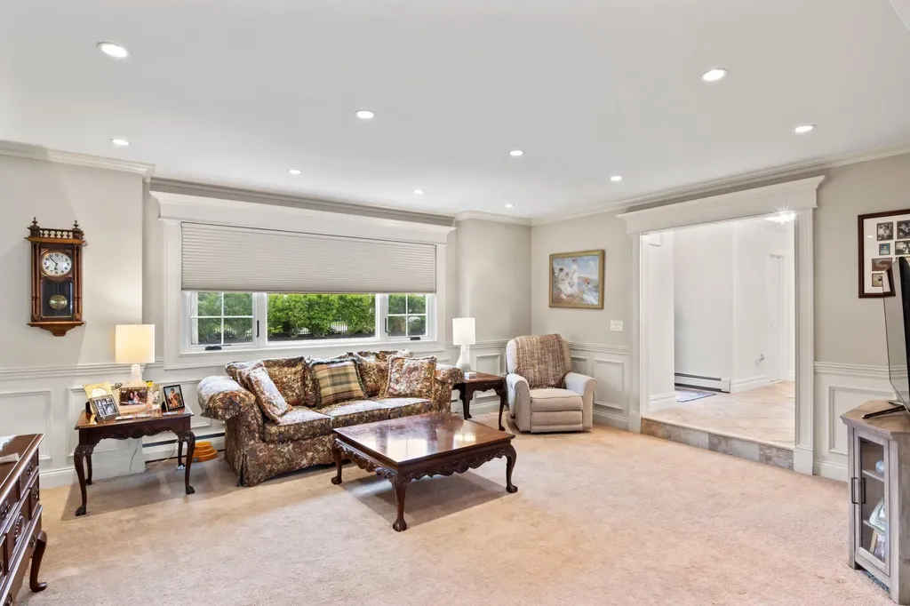 6 West Shore Road Bay Shore NY 11706