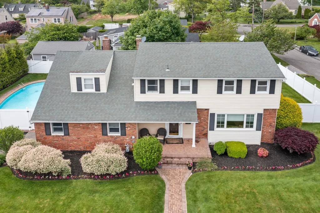 6 West Shore Road Bay Shore NY 11706