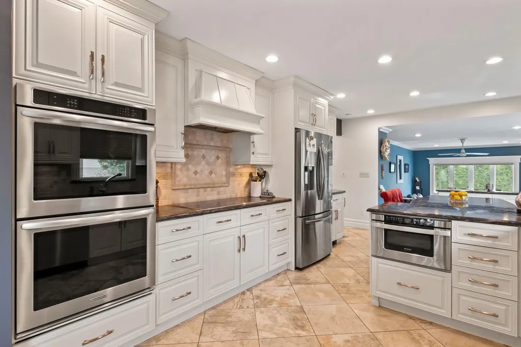 6 West Shore Road Bay Shore NY 11706