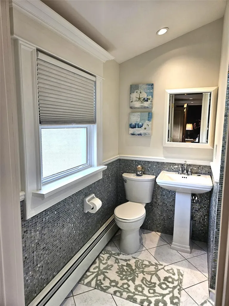 6 West Shore Road Bay Shore NY 11706