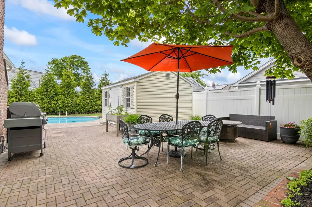 6 West Shore Road Bay Shore NY 11706