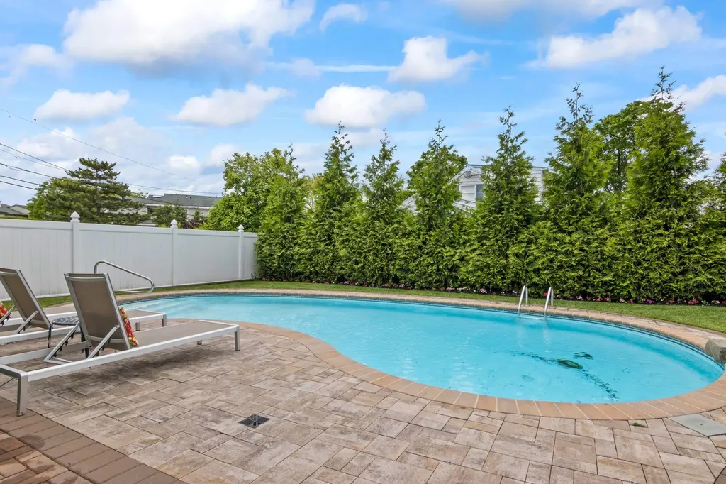 6 West Shore Road Bay Shore NY 11706