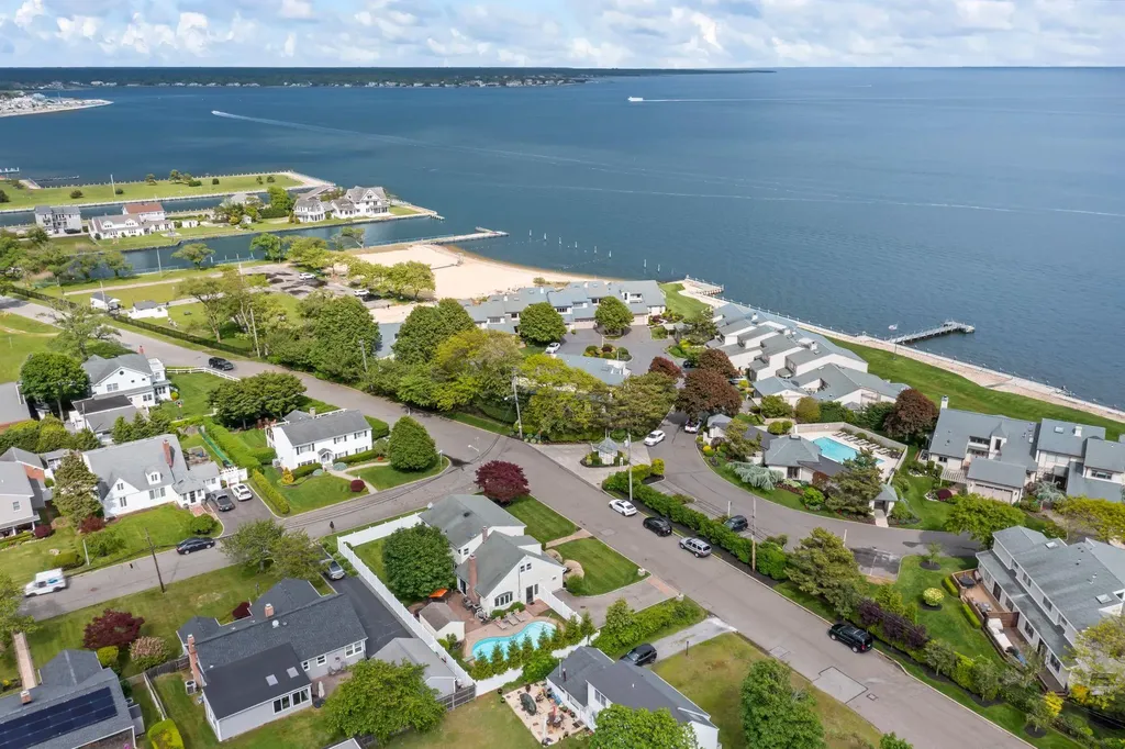 6 West Shore Road Bay Shore NY 11706