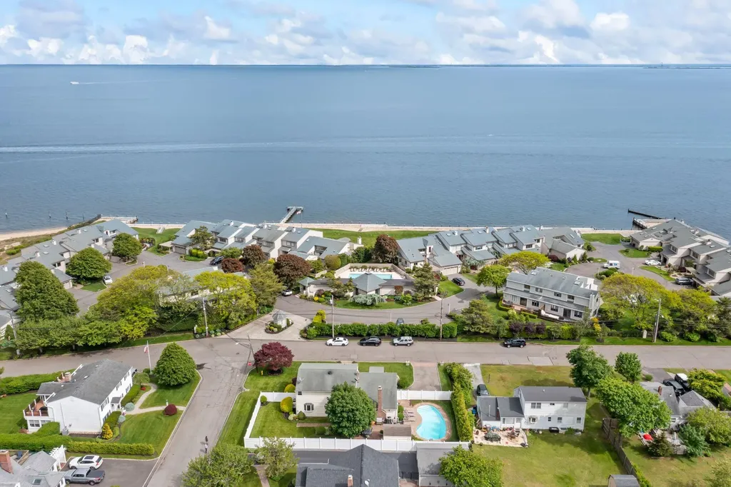6 West Shore Road Bay Shore NY 11706