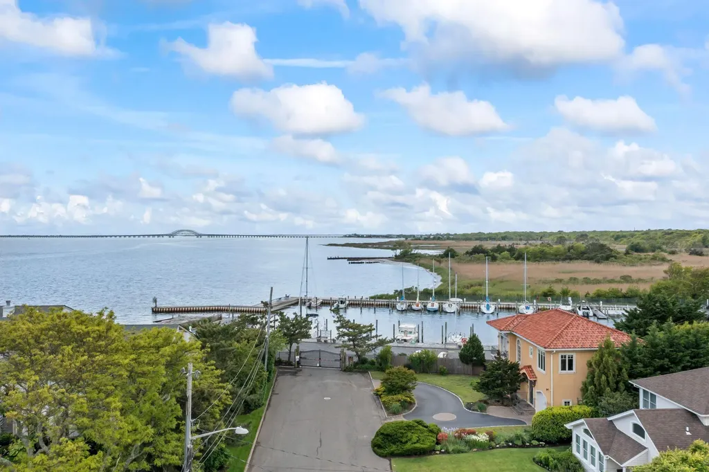 6 West Shore Road Bay Shore NY 11706