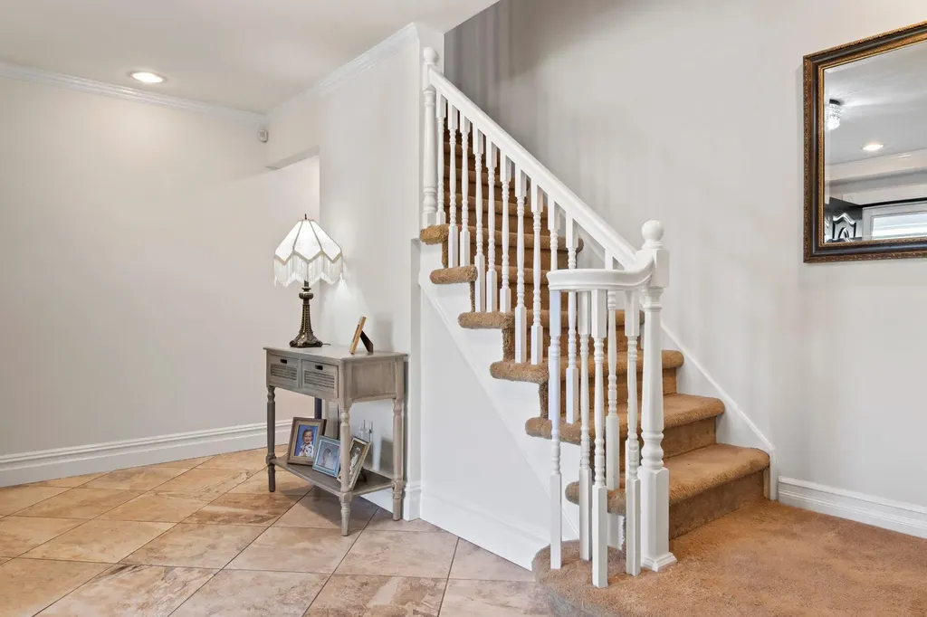 6 West Shore Road Bay Shore NY 11706