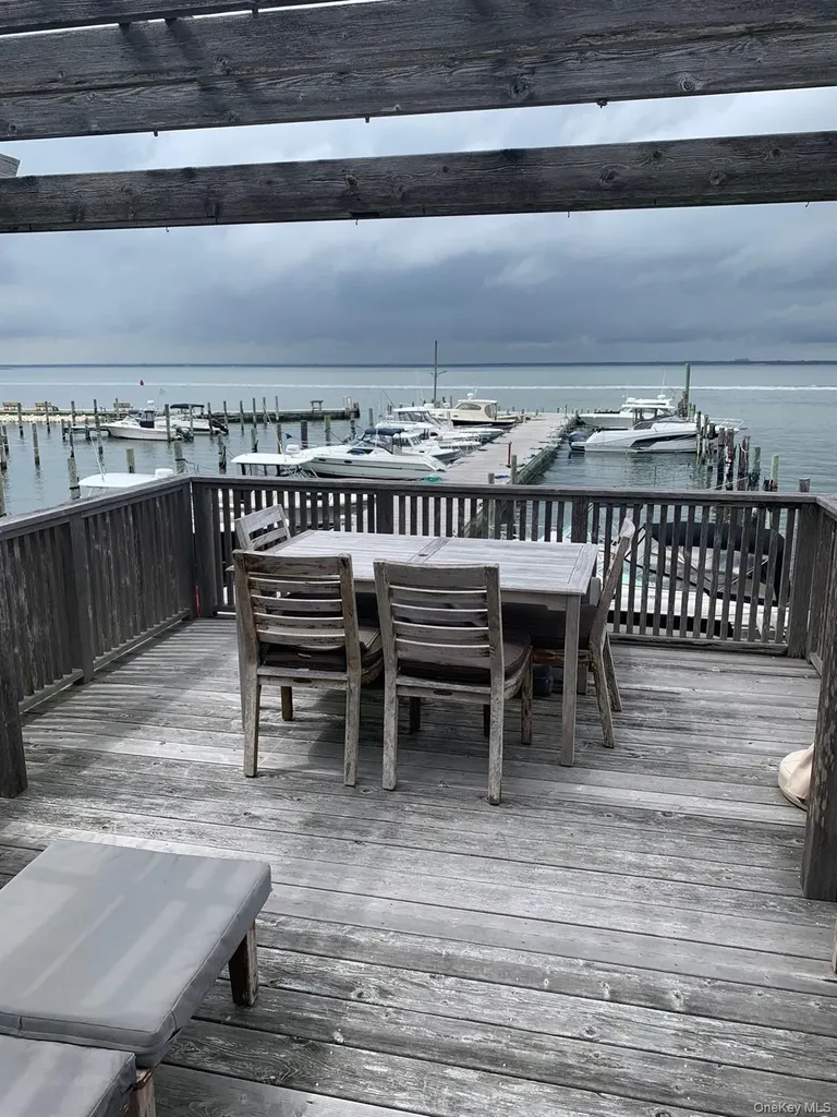317 Bay Walk Ocean Beach NY 11770