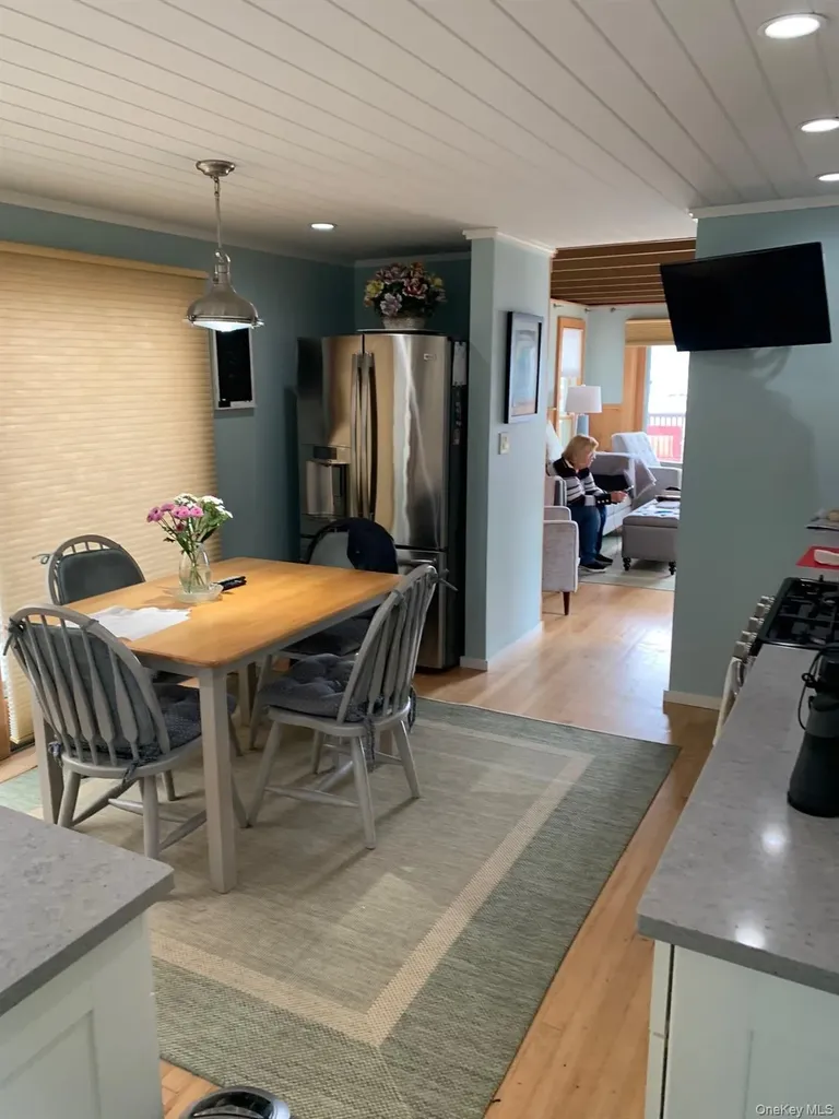 317 Bay Walk Ocean Beach NY 11770
