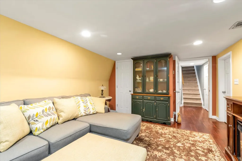 10 Park Drive Old Bethpage NY 11804