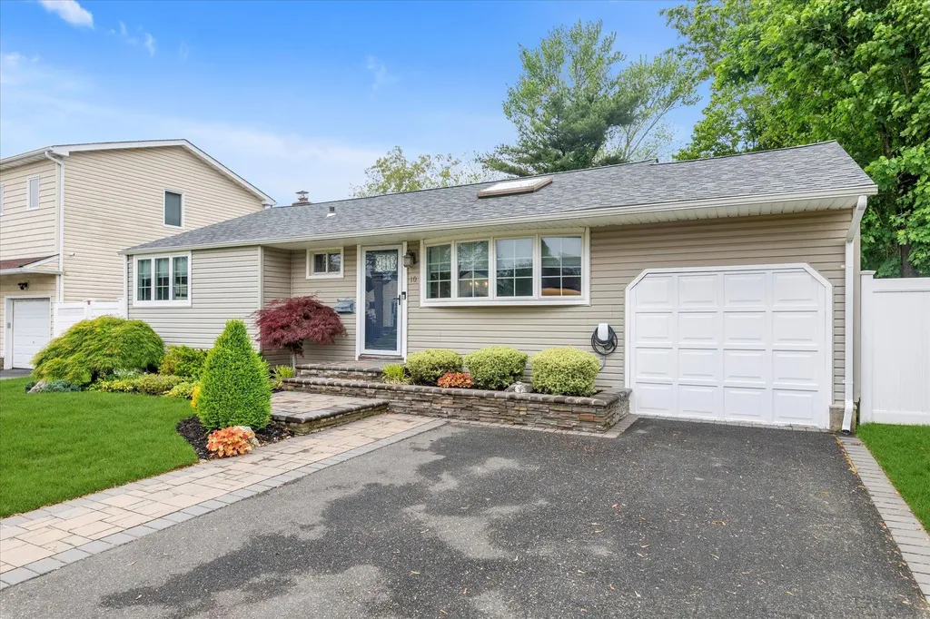 10 Park Drive Old Bethpage NY 11804
